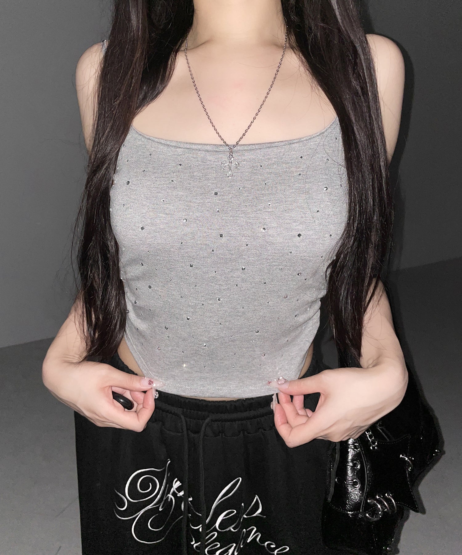 ラインストーンスクエアネックスリムキャミソール ／ Rhinestone square neck slim camisole
