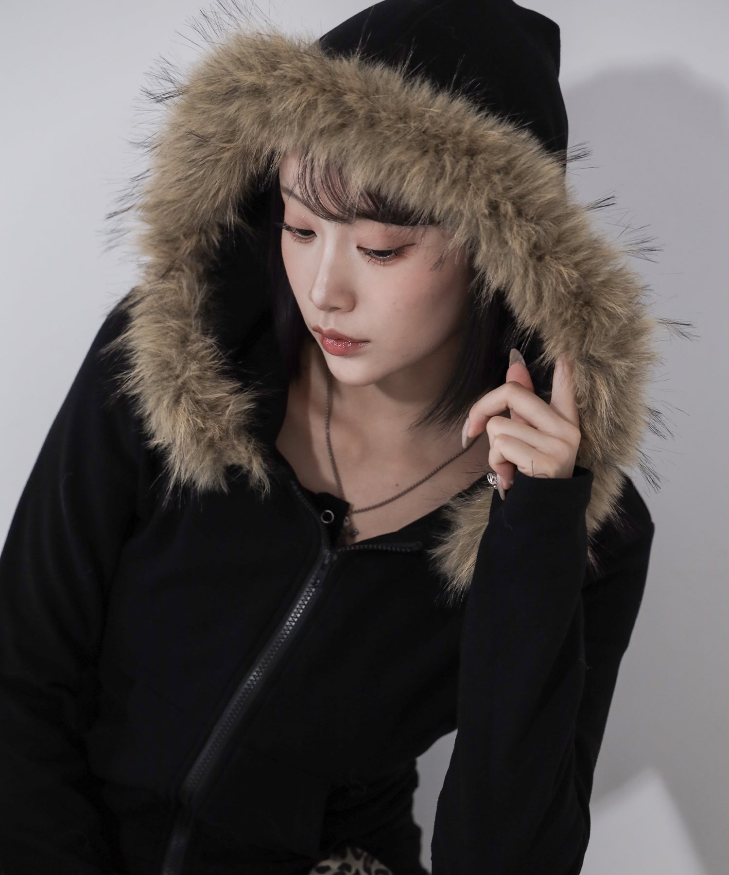 フェイクファーフーディジップアップパーカー ／ fake fur hooded zipup hoodie
