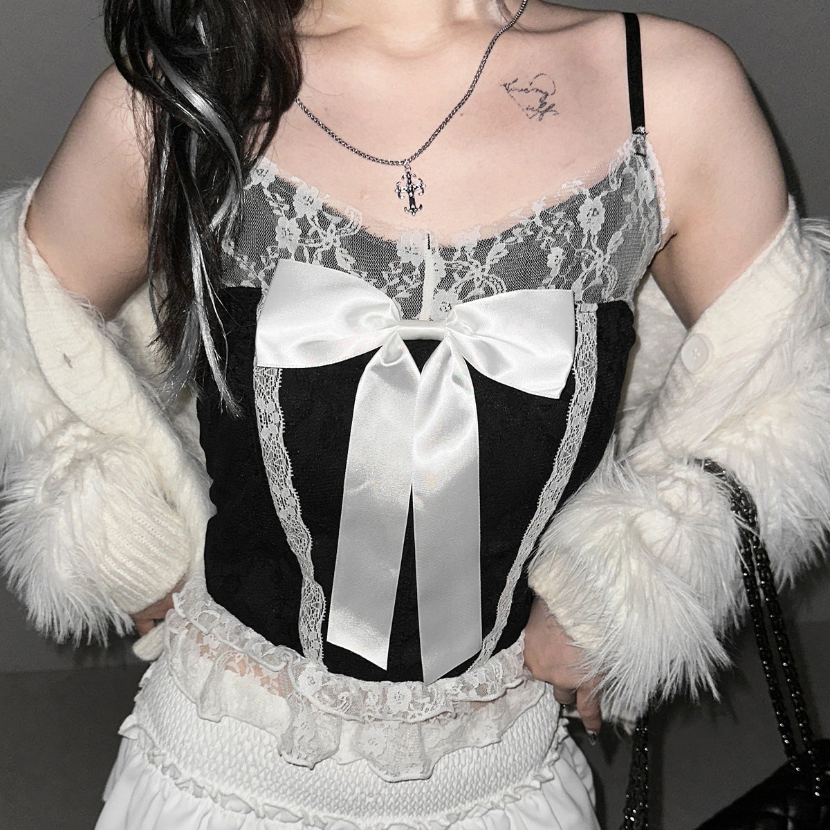 フロントサテンリボンレースキャミビスチェ ／ front satin