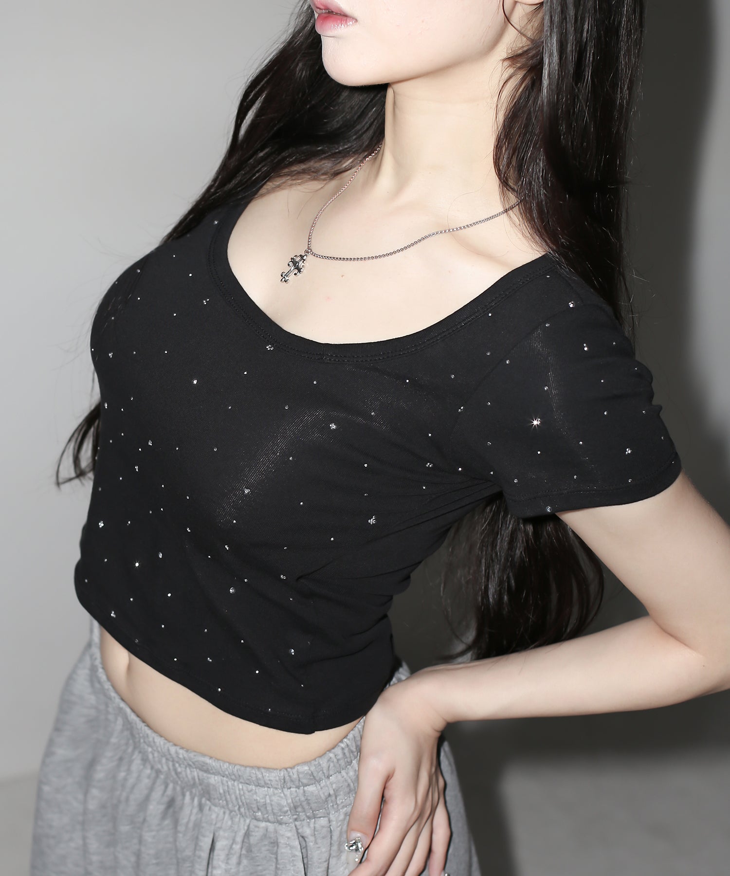 ラインストーンスクエアネックタイトＴシャツ ／Rhinestone square neck tight T-shirt