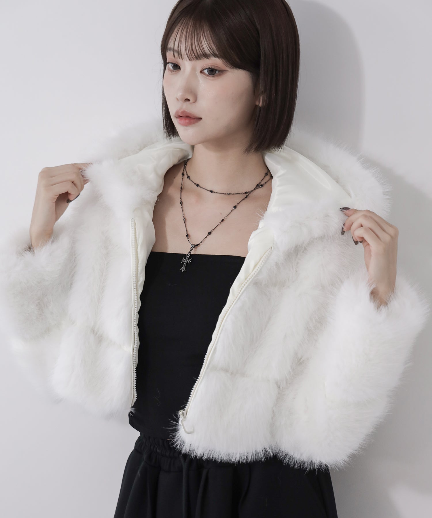 フェイクファーフーディショートコート ／ fake fur hoodie short coat