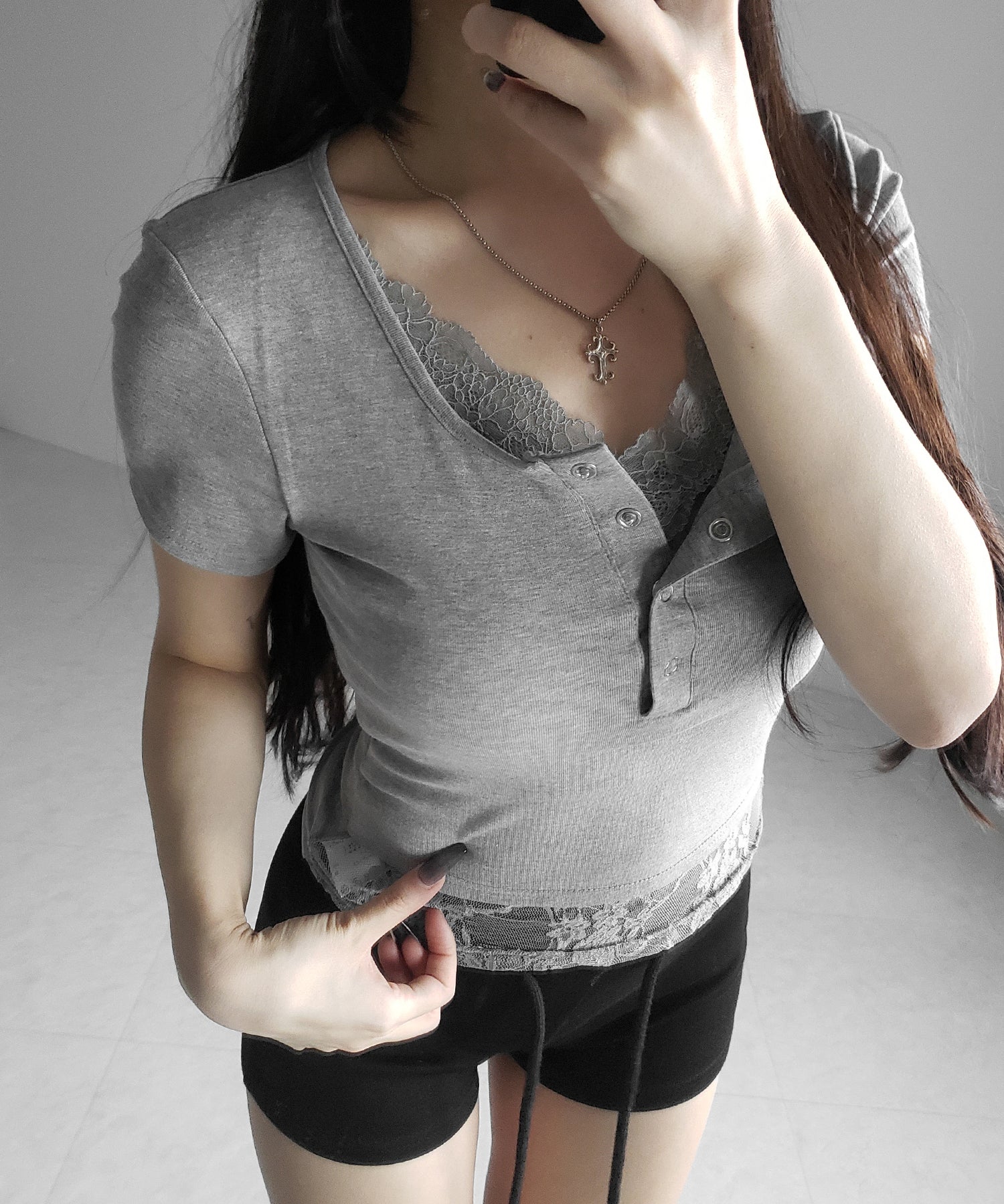 レースレイヤードヘンリーネックスクエア半袖Ｔシャツ ／ lace layered henley neck square short sleeve T-shirt