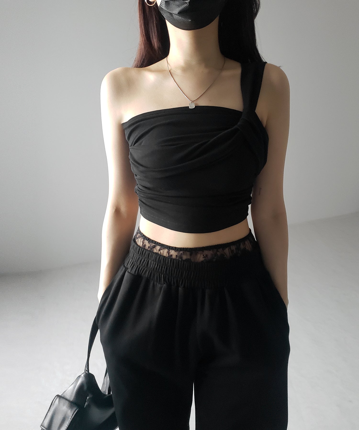 【 カップ付き 】ワンショルアシンメトリーショートキャミソール ／ one shoulder asymmetry short camisole