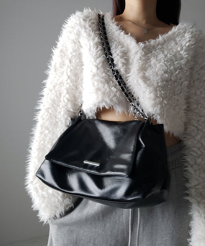 【 ３color 】チェーンフェイクレザーフラップショルダーバッグ ／ chain fake leather flap shoulder bag