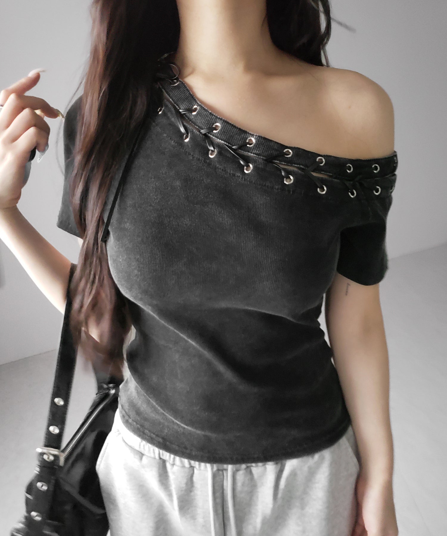 ヴィンテージカットアウトレースアップ半袖ワンショルリブトップス ／ vintage cutout laceup short sleeve one shoulder lib tops