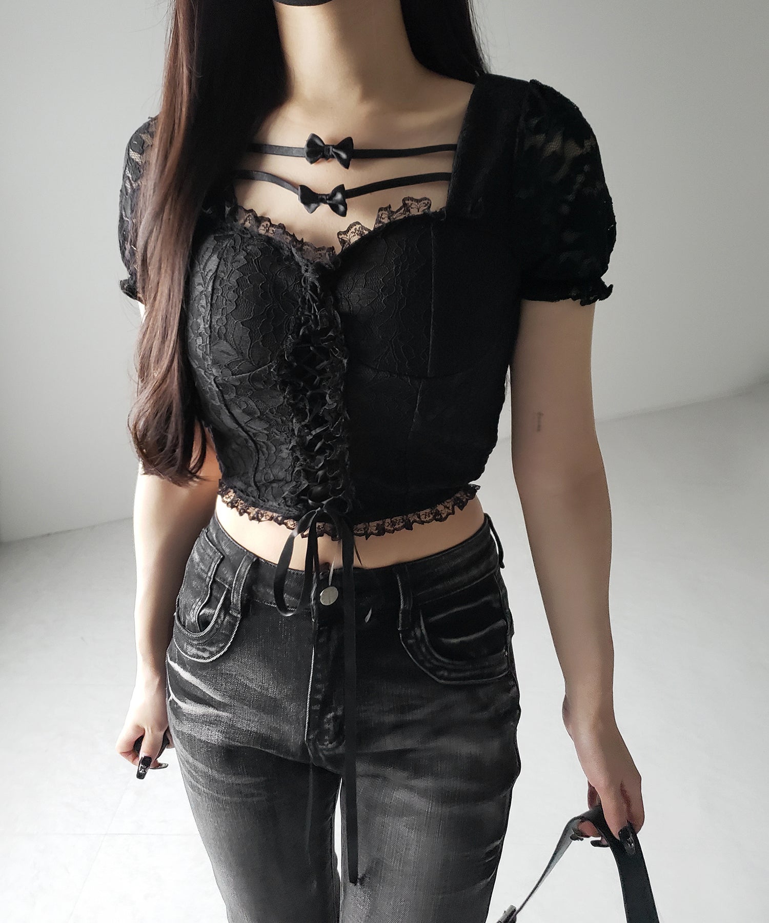 【 ２color 】フロントリボンレースアップコルセットブラウス ／ front ribbon lace-up corset blouse