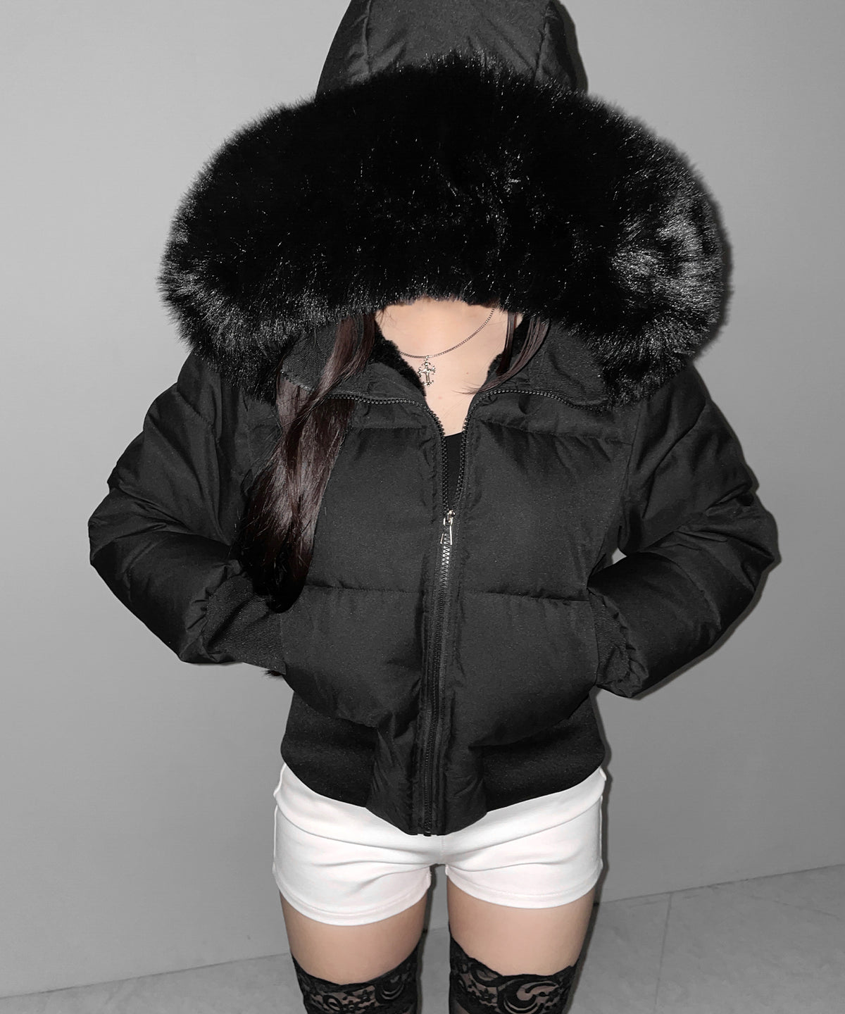 フェイクファーフード中綿ショートジャケット ／ fake fur hoodie fake down short jacket