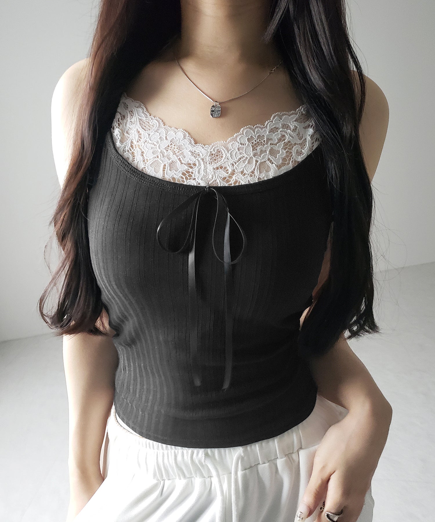【 ３color ／ カップ付き 】フロントリボンレースドッキングキャミソール ／front ribbon lace docking camisole