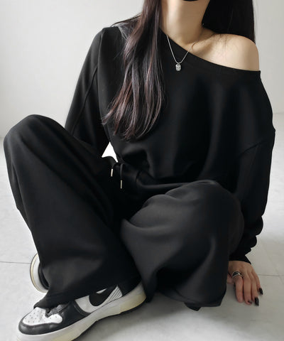 【 セットアップ 】ワンショルダーショートスウェットトップス ＋ タックワイドパンツ SET ／ off shoulder short sweat tops & tack wide pants SET