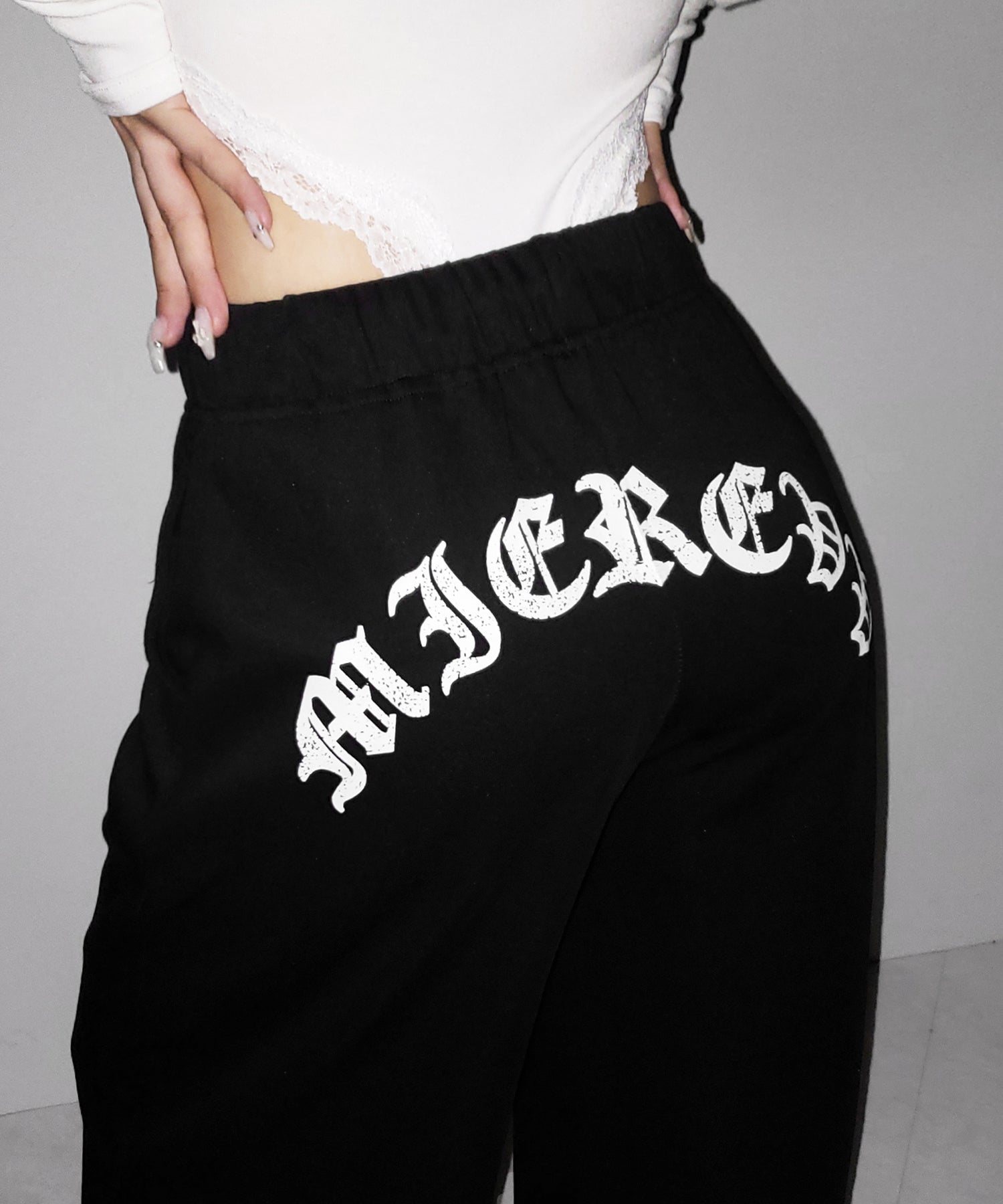 グランジロゴバックプリントスウェットワイドパンツ ／ grunge logo back print sweat wide pants