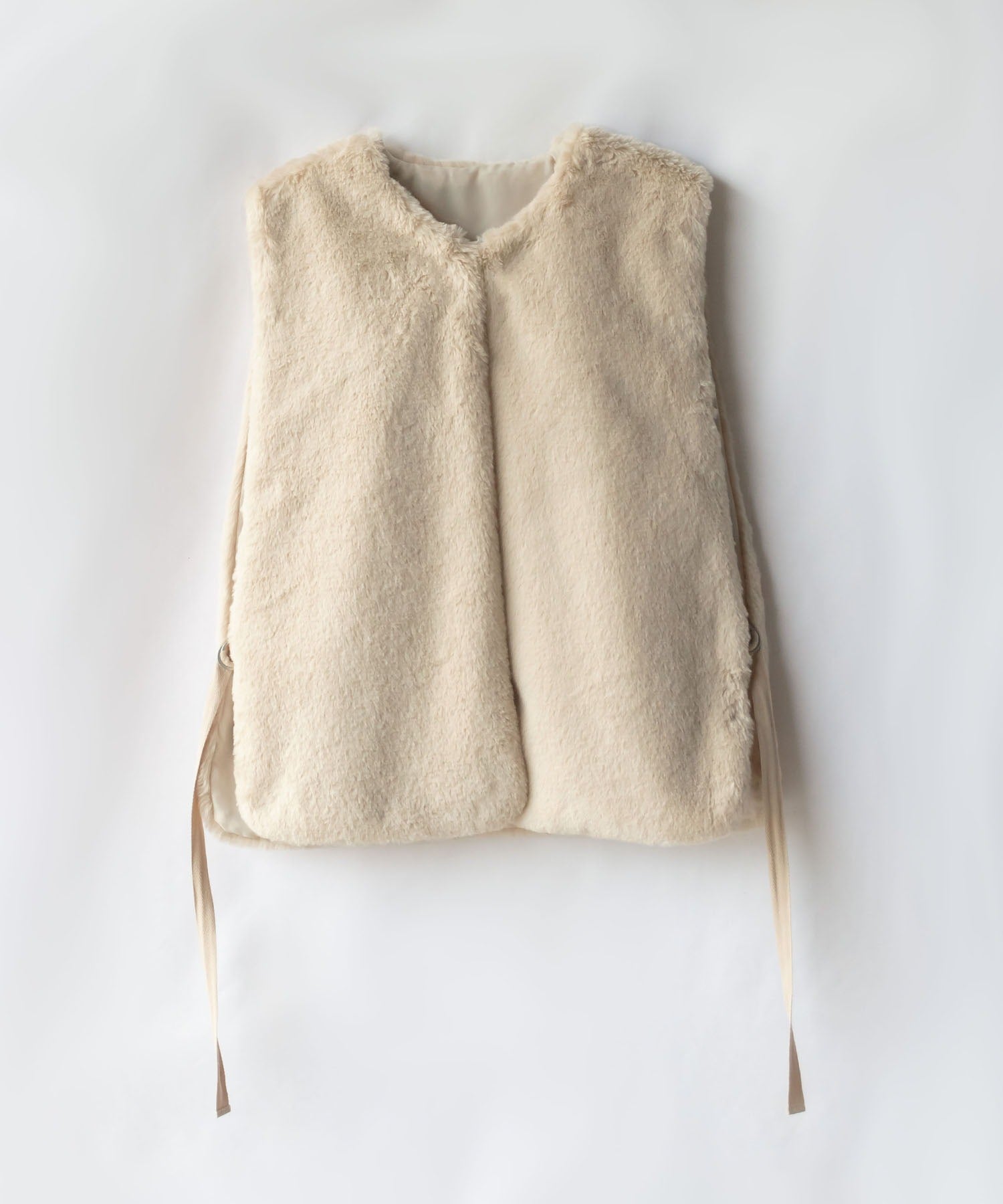 スムースタッチサイドスリットフェイクファーベスト