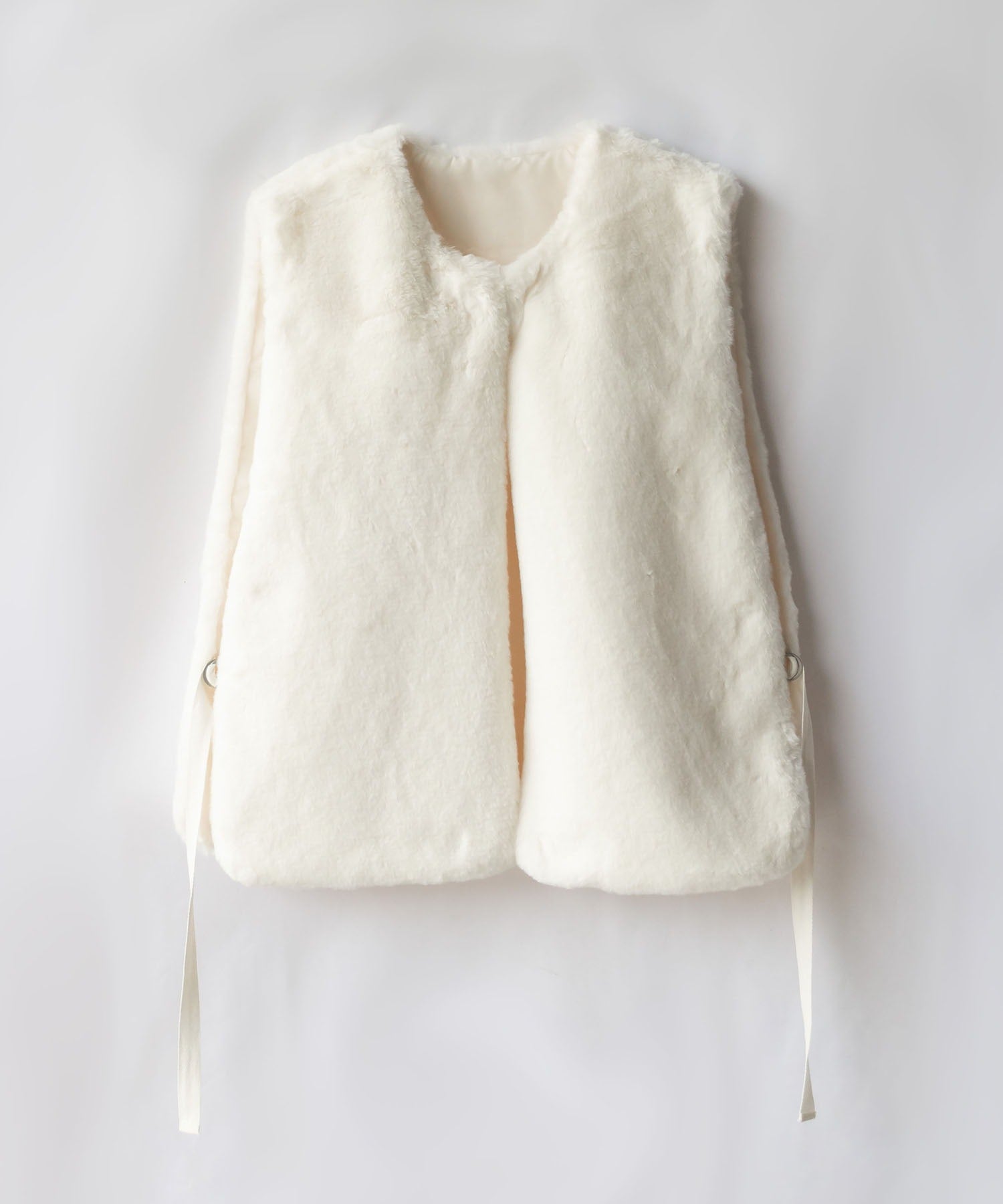 スムースタッチサイドスリットフェイクファーベスト