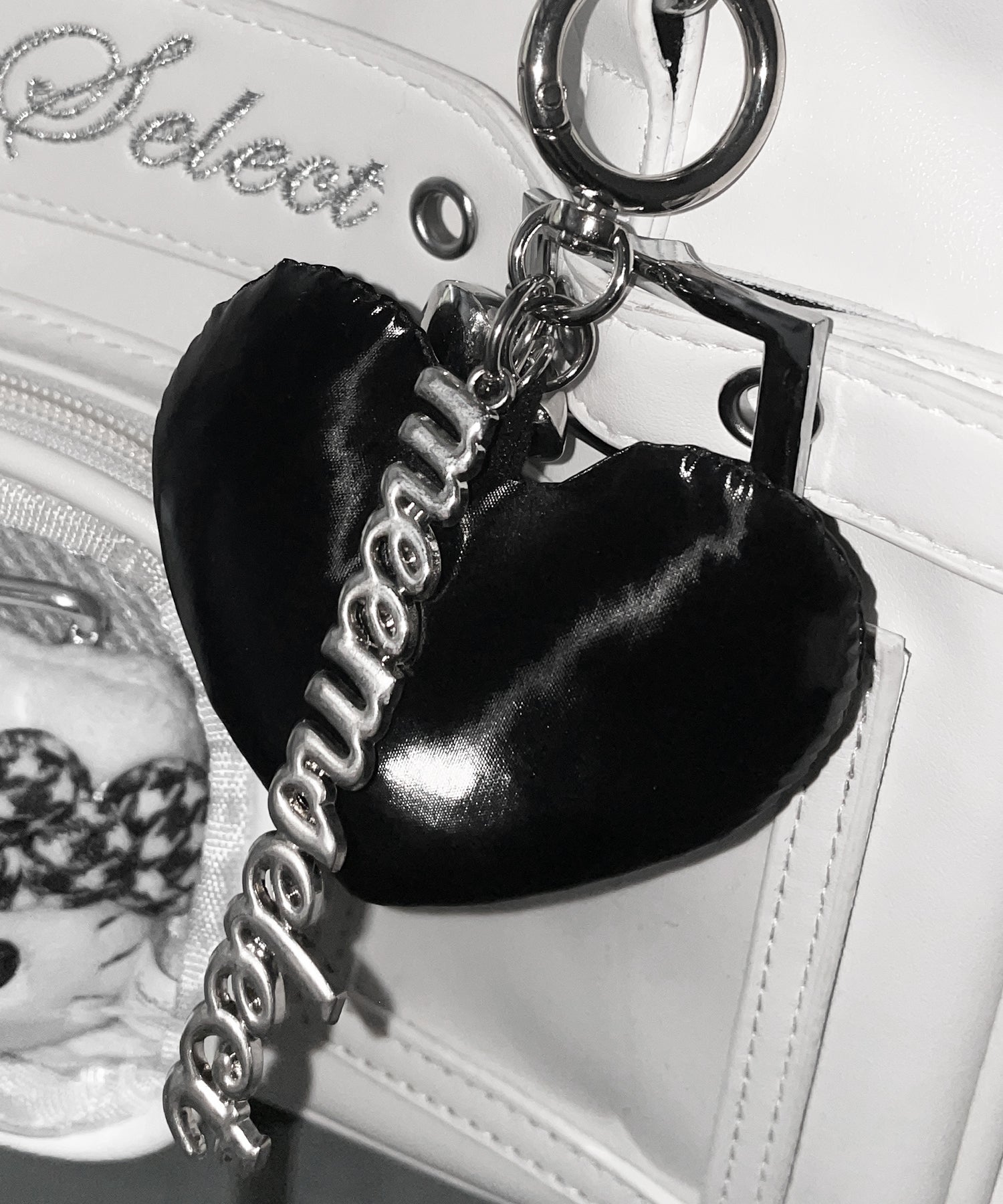 メタルロゴブラックハートチャーム ／ Metal logo black heart charm