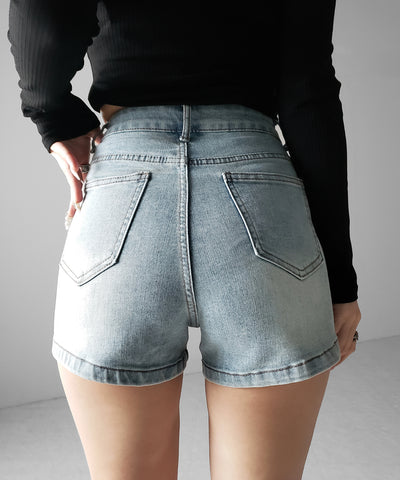 ハイウエストタイトデニムショートパンツ ／ high waist tight short pants