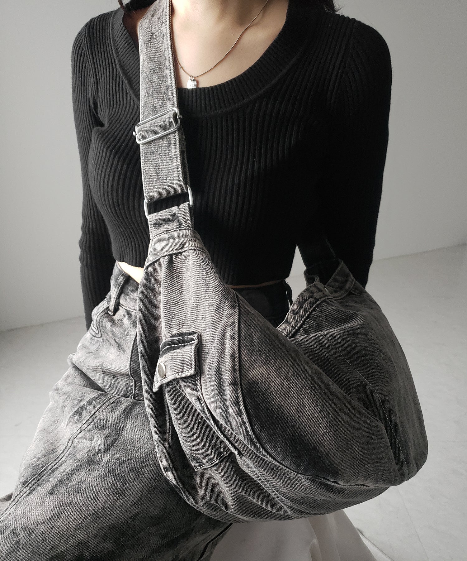 【 ２color 】ブラックタグヴィンテージデニムショルダーバッグ ／ black tag vintage denim shoulder bag