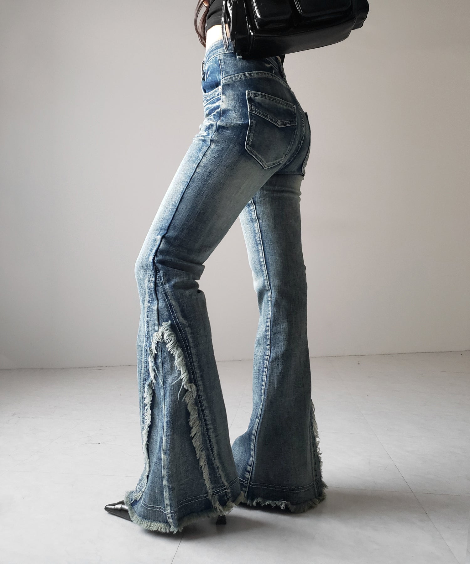 【 ２color ／ ４size 】ヴィンテージライクフリンジストレッチフレアデニム ／ Vintage-like fringe stretch flare denim