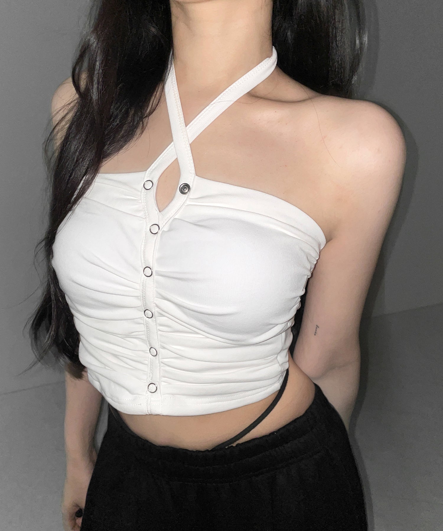 ホルターネックスナップボタンギャザーベアトップ ／ halter neck snap button gathered bare top