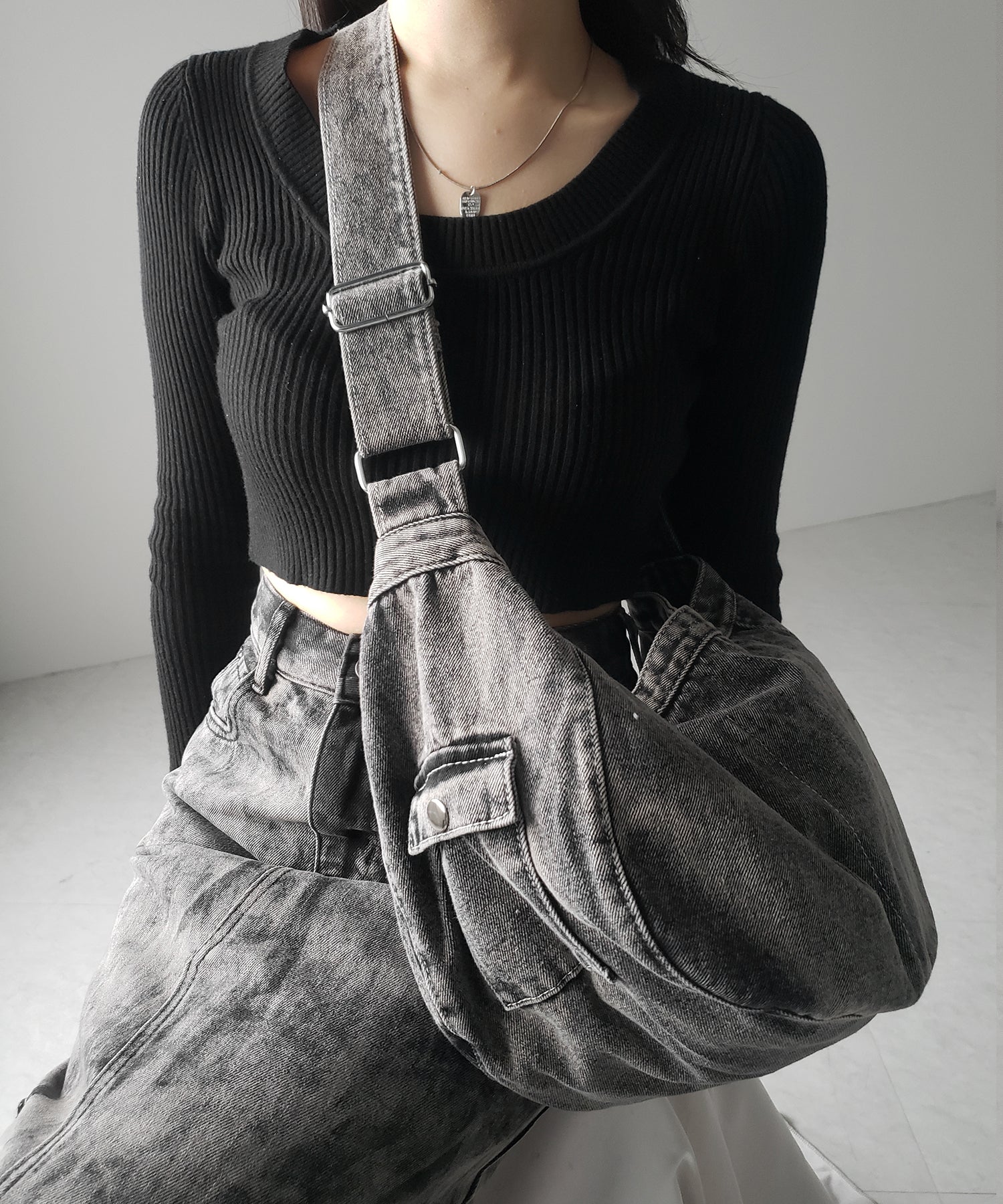 【 ２color 】ブラックタグヴィンテージデニムショルダーバッグ ／ black tag vintage denim shoulder bag