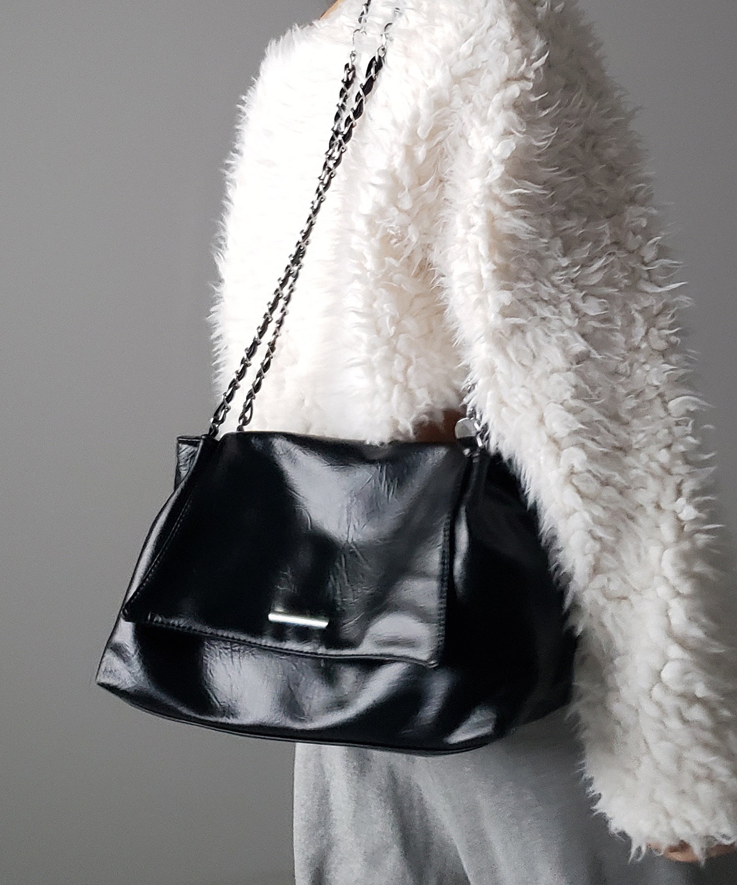 【 ３color 】チェーンフェイクレザーフラップショルダーバッグ ／ chain fake leather flap shoulder bag
