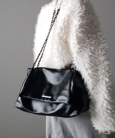 【 ３color 】チェーンフェイクレザーフラップショルダーバッグ ／ chain fake leather flap shoulder bag