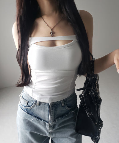 【 ３color ／ カップ付き 】胸開きカットアウトデザインスリムキャミソール ／ chest open cutout design slim camisole