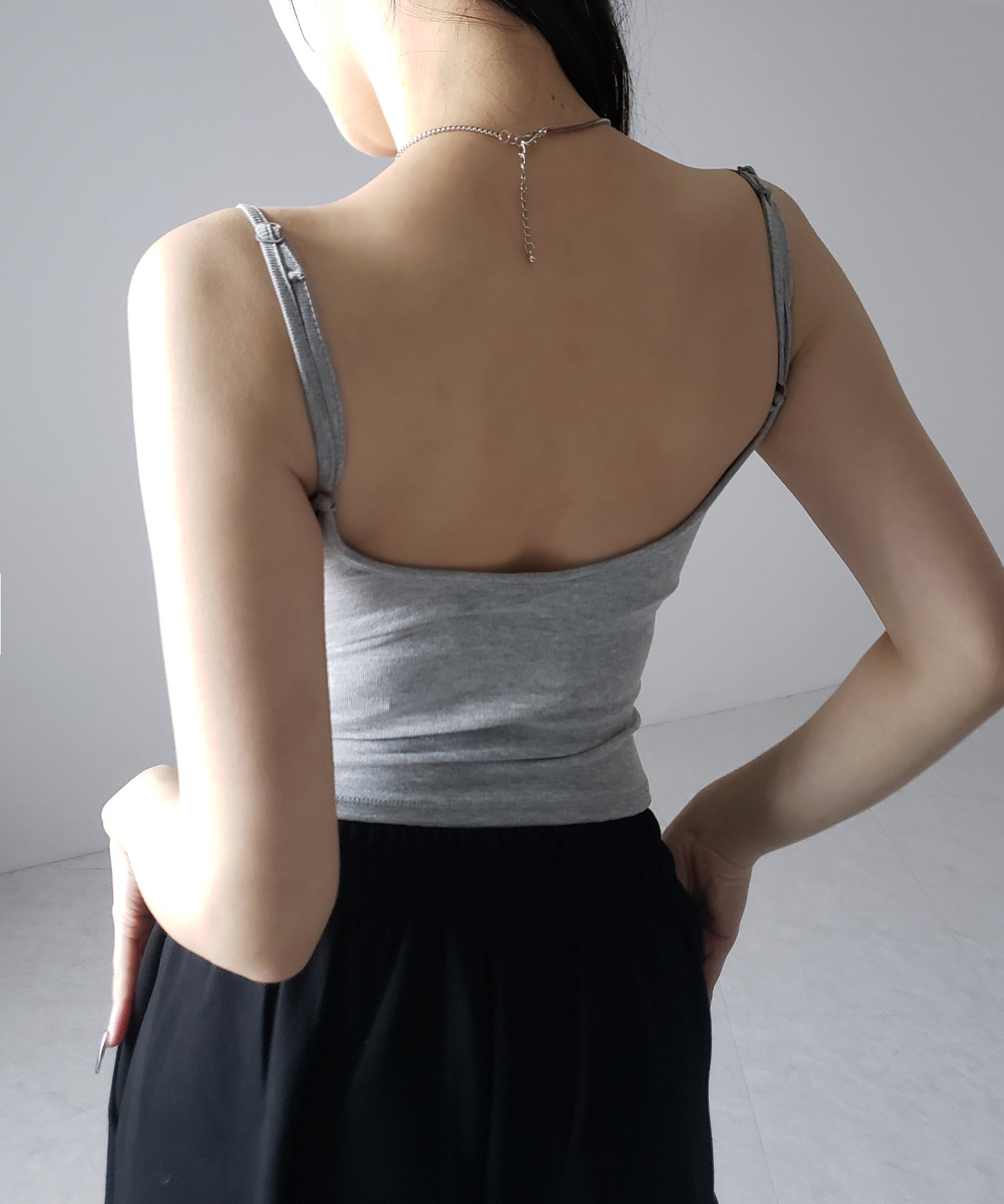 【 カップ付き 】スクエアネックストラップスリムキャミソール ／ square neck strap slim camisole