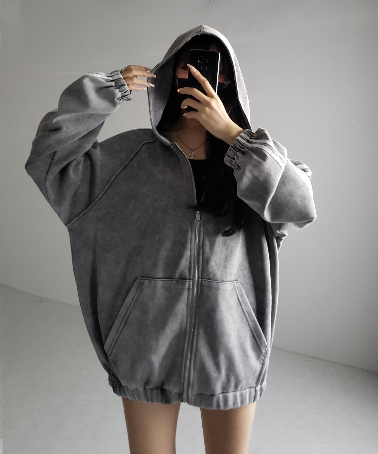 ピグメントヴィンテージ加工サイドラインジップアップパーカー ／ Pigment vintage side line zip-up hoodie