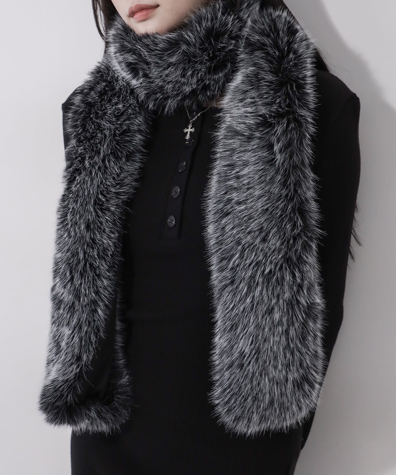 フェイクファーボリュームロングマフラー ／ fake fur volume long muffler