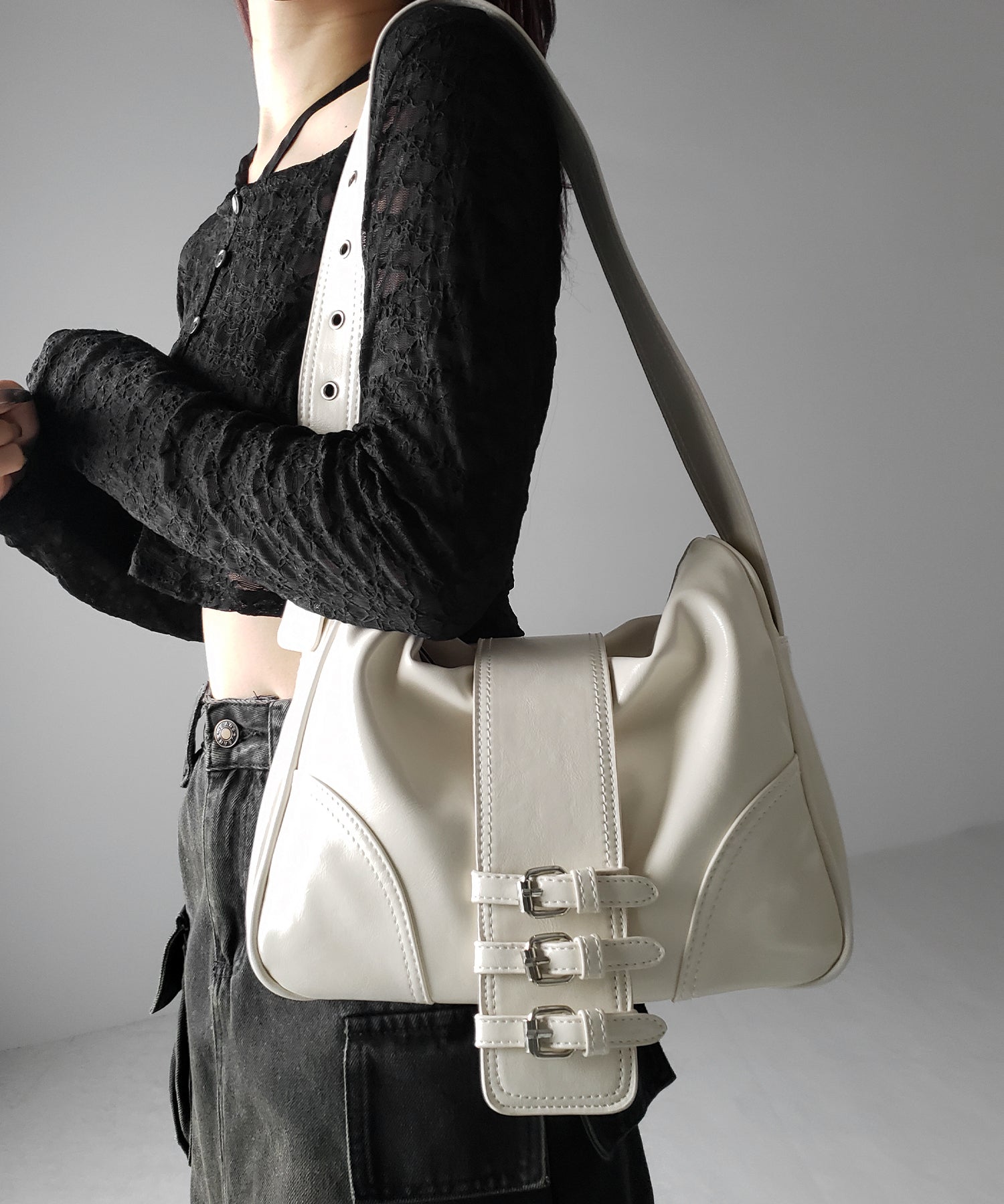 【 ３color 】ベルテッドフェイクレザーショルダーバッグ ／ belted fake leather shoulder bag