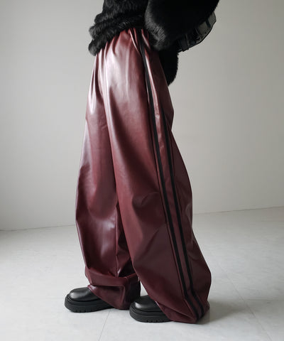【 選べる４size ／ ２color 】２WAY サイドラインフェイクレザーワイドパンツ ／ ２WAY Sideline fake leather wide pants