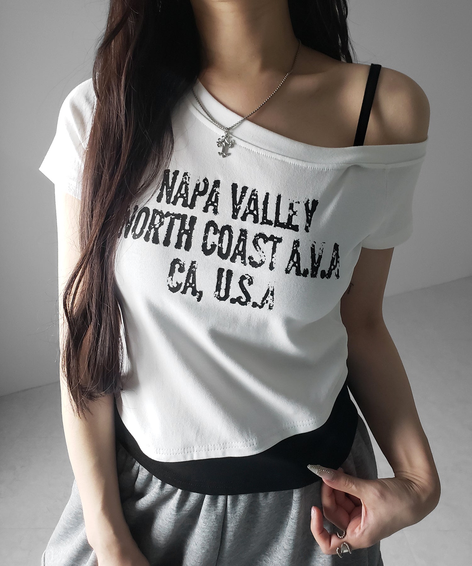 ヴィンテージロゴワンショルレイヤードＴシャツ ／ vintage logo one-shoulder layered T-shirt