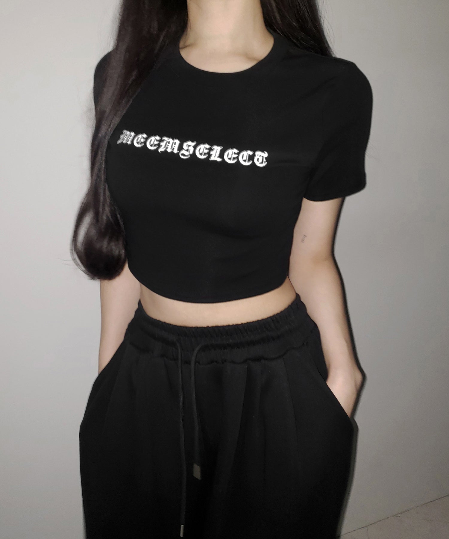 【 ２color 】グランジロゴショートちびTシャツ ／ grunge logo short chibi T-shirt