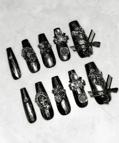 カメオリボンメタリックブラックロングネイルチップ ／ cameo ribbon metallic black long nail tips