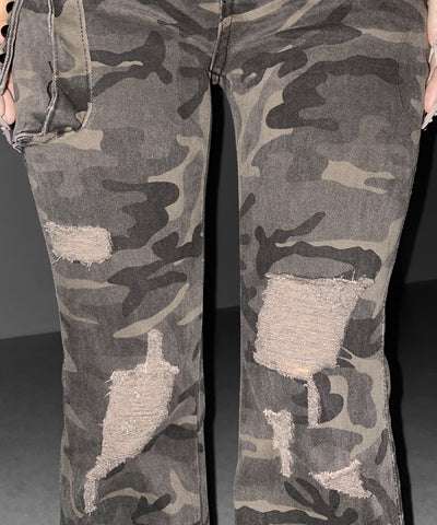 ヴィンテージカモフラ迷彩ダメージフレアデニムパンツ ／ vintage camouflage damage flared denim pants