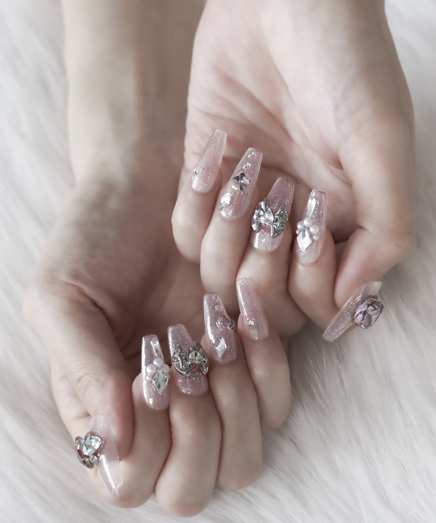 ビジューリボンピンクラメグラデワンホンガーリーネイルチップ／bijou ribbon pink glitter gradation wanghong girly nail tips