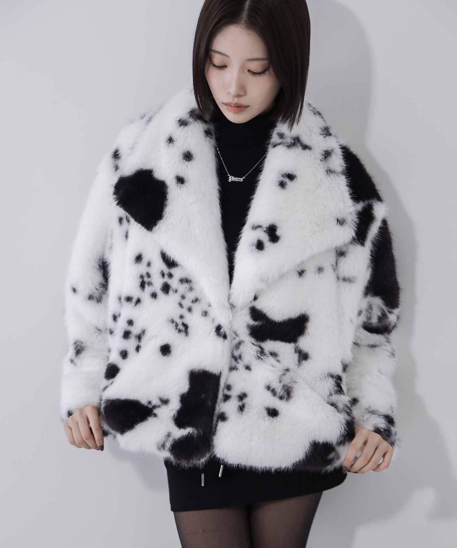 カウミドルフェイクファコート ／ cow middle fakefur coat