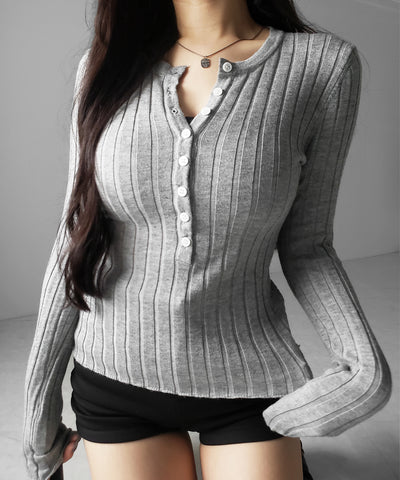 スリムフィットヘンリーネックリブトップス ／ slim fit henley neck ribbed tops