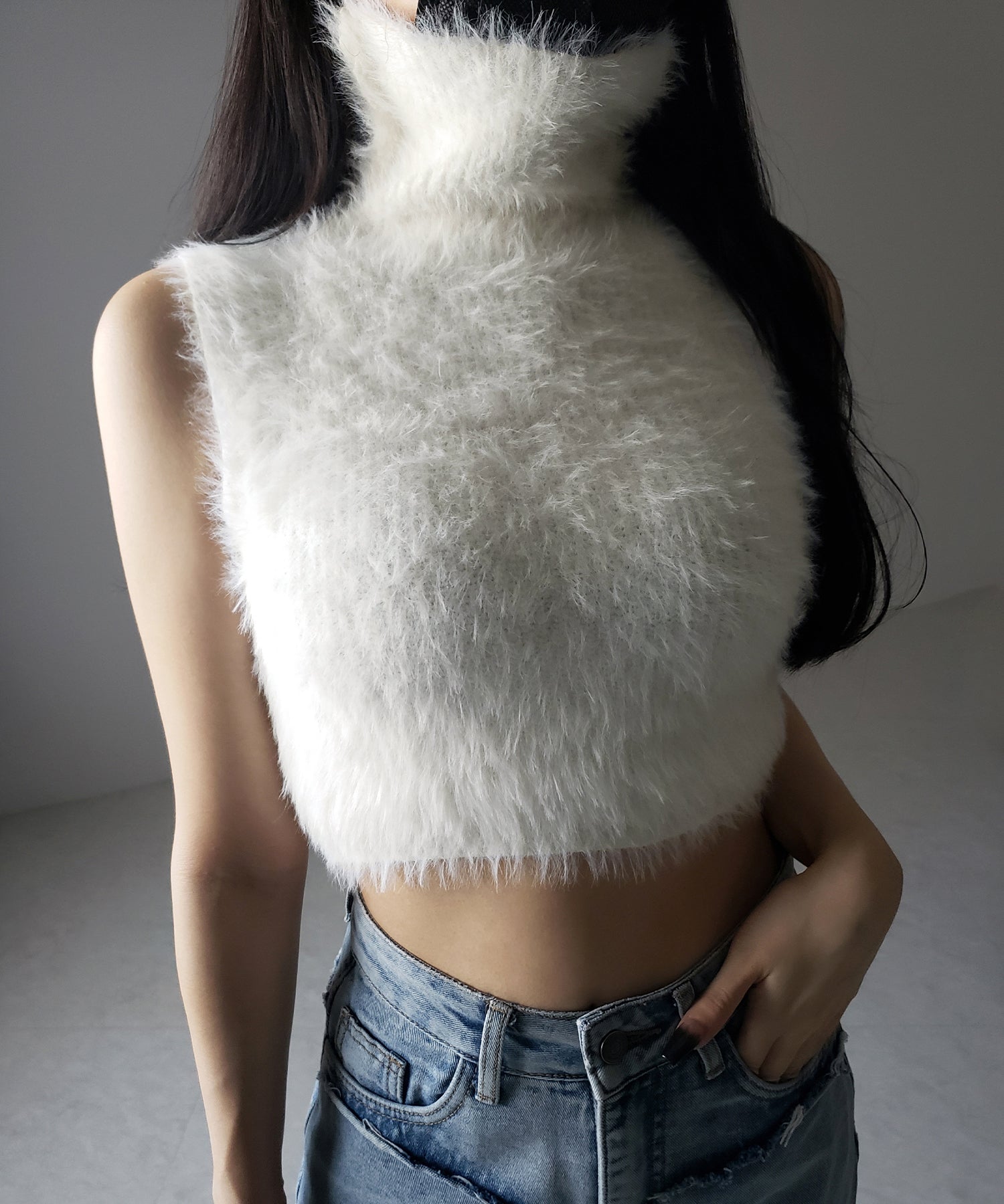 【 ３color 】タートルネックショートシャギーノースリニットトップス ／ turtleneck short shaggy nosleeve knit tops