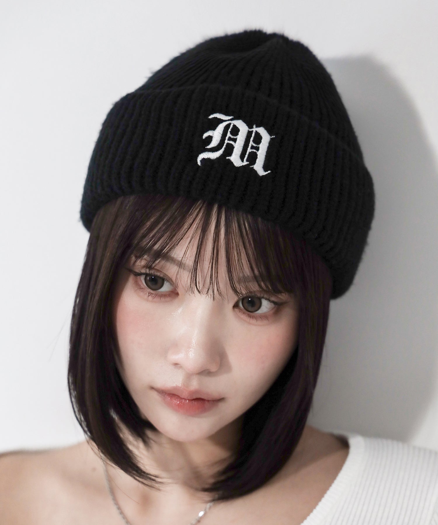 M LOGO 刺繍ニットビーニー ／ M logo embroidery knit beanie