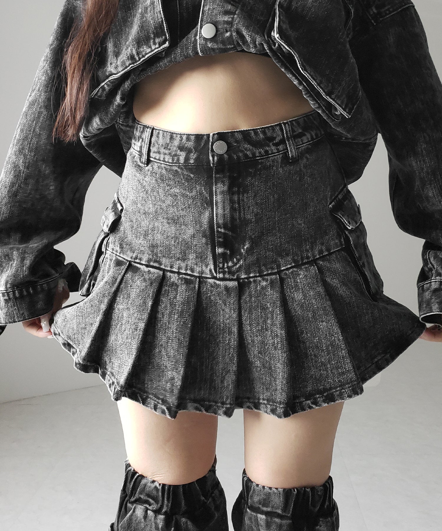 【 セットアップ着用可能 】ヴィンテージケミカルブリーチプリーツデニムミニスカート ／ vintage bleached pleated denim mini skirt