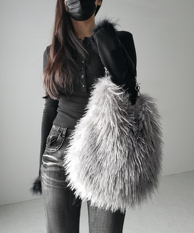 【 ショルダーストラップ付き２WAY 】バイカラーシャギーファーショルダーバッグ ／ bicolor shaggy fur shoulder bag