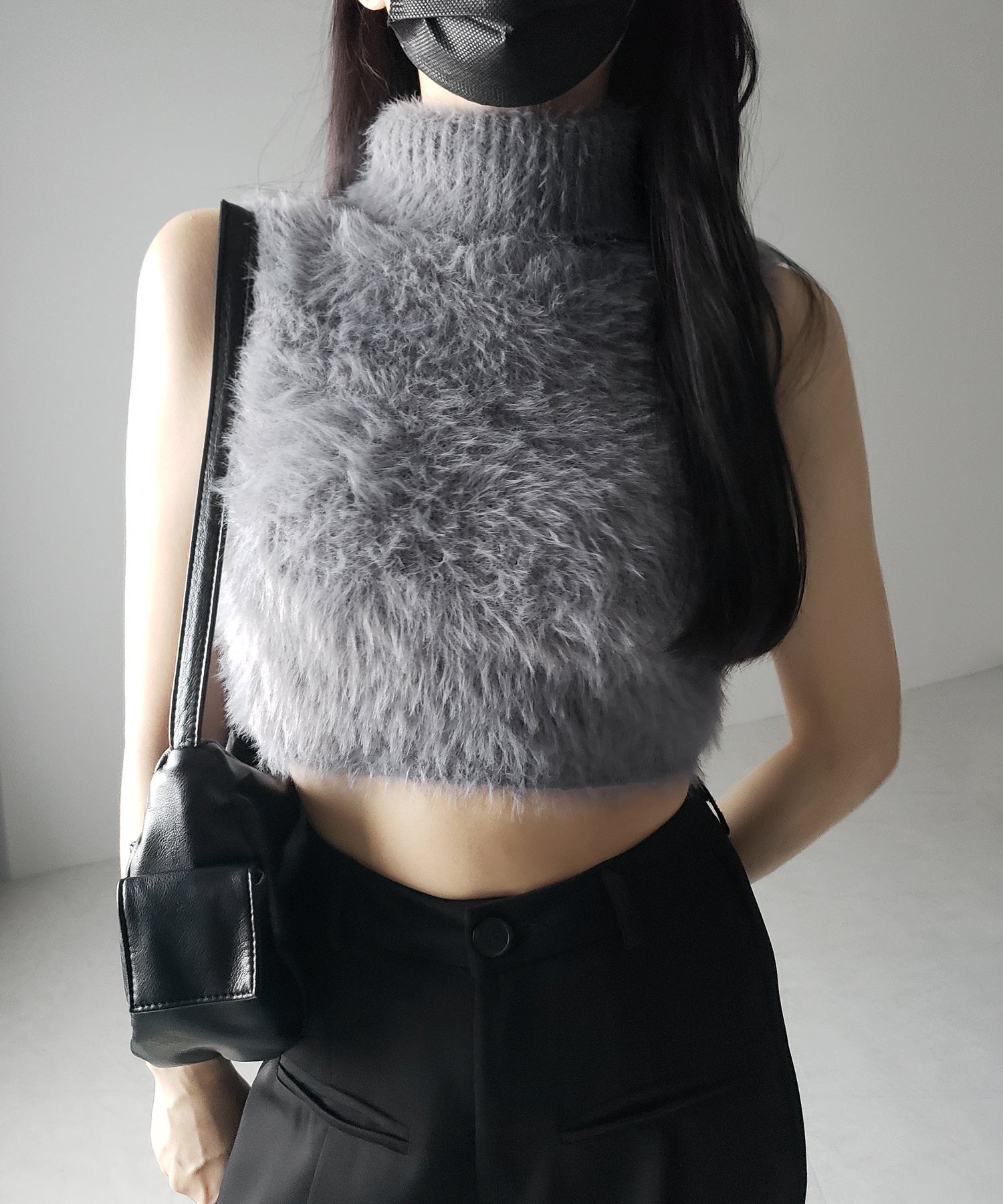 【 ３color 】タートルネックショートシャギーノースリニットトップス ／ turtleneck short shaggy nosleeve knit tops