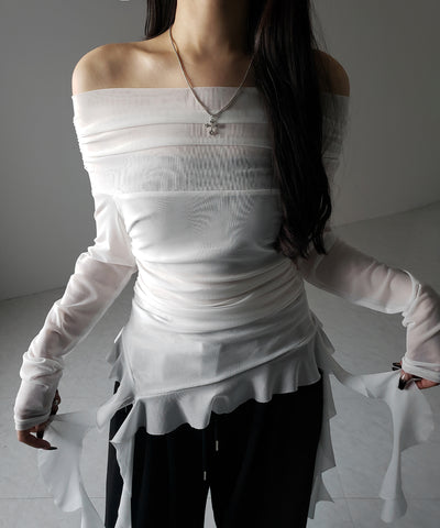 【 ２color 】アシンメトリーフリルオフショルシアートップス ／ asymmetrical frill off-shoulder sheer tops