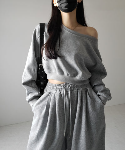 【 セットアップ 】ワンショルダーショートスウェットトップス ＋ タックワイドパンツ SET ／ off shoulder short sweat tops & tack wide pants SET