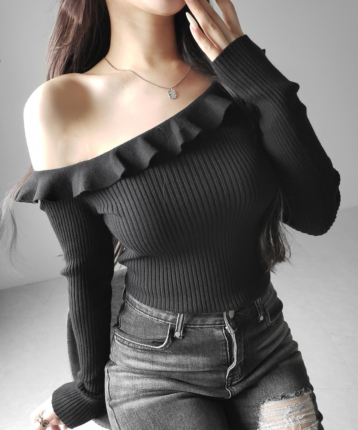 ワンショルフリルタイトリブニットトップス ／ one-shoulder frill tight rib knit tops