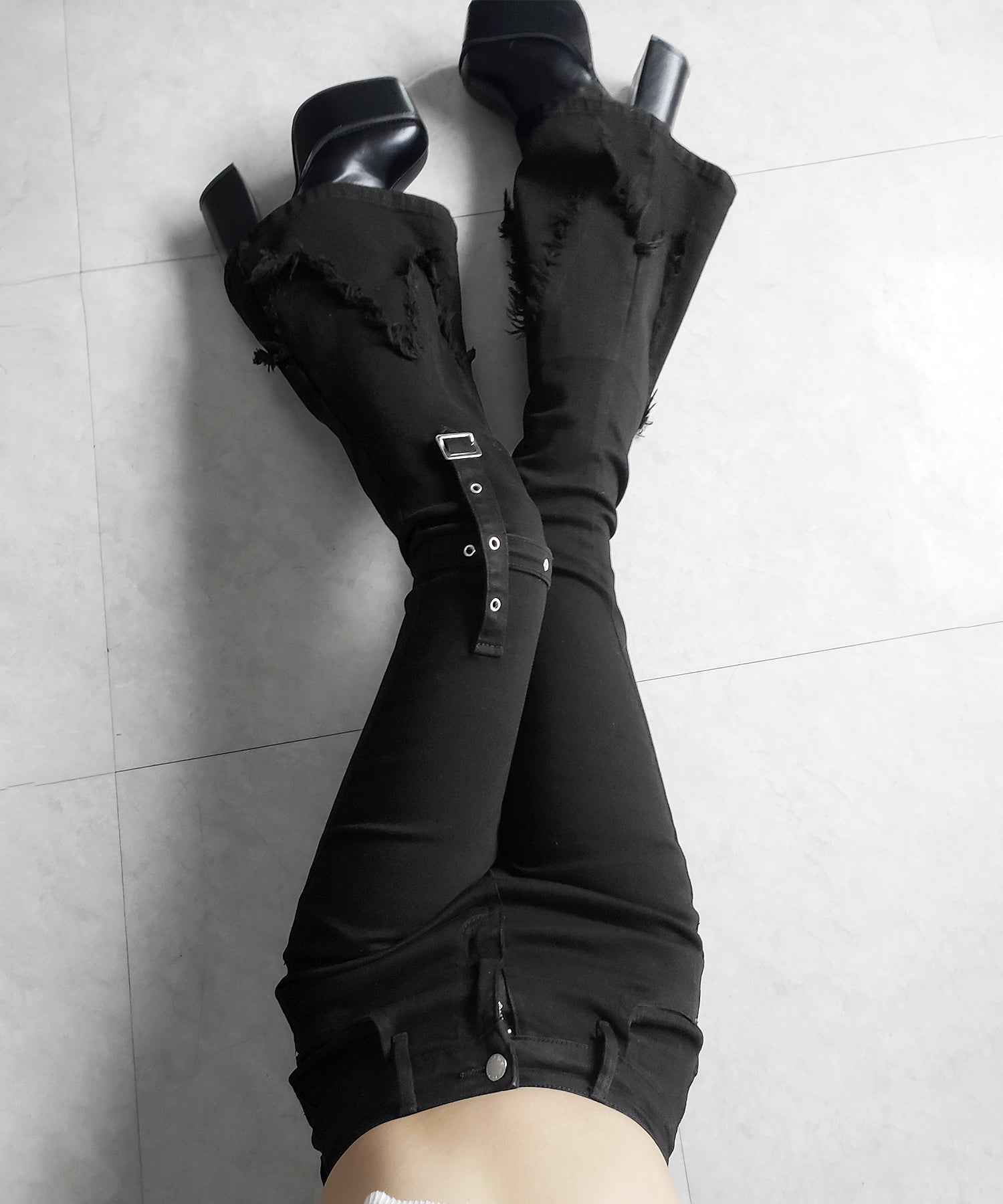 クロスデザインヴィンテージライクフリンジストレッチフレアデニム ／ cross design vintage-like fringe stretch flare denim