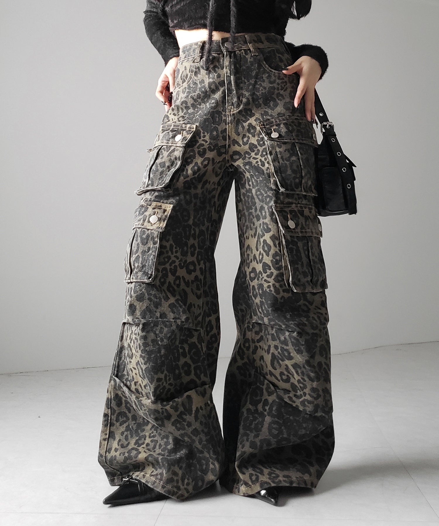 【 ２color ／ ４size 】レオパードヴィンテージタックワイドカーゴデニム ／ leopard vintage tuck wide cargo denim