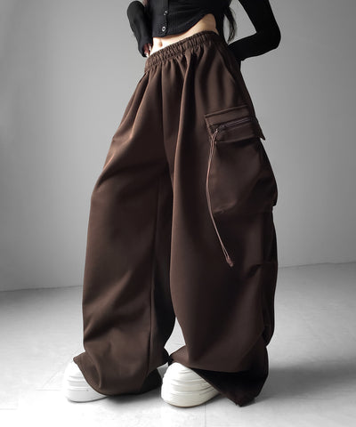 【 裾絞り可能２WAY 】ドローコードタックワイドカーゴスウェットパンツ ／ drawcord tuck wide cargo sweatpants