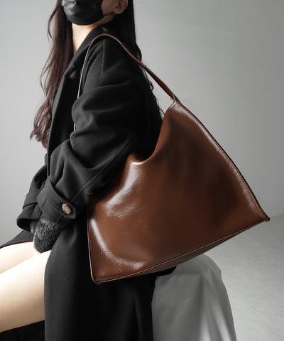 【 ２color 】ヴィンテージフェイクレザースクエアショルダーバッグ ／ vintage fake leather square shoulder bag