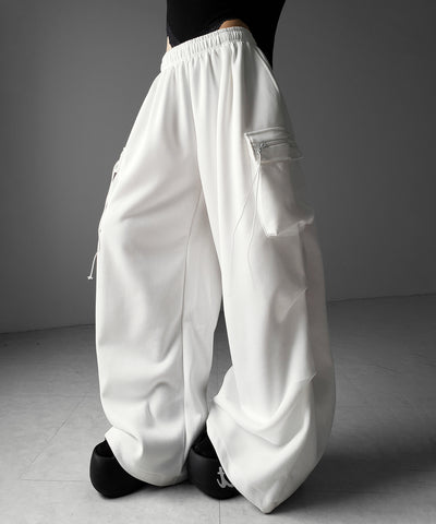【 裾絞り可能２WAY 】ドローコードタックワイドカーゴスウェットパンツ ／ drawcord tuck wide cargo sweatpants